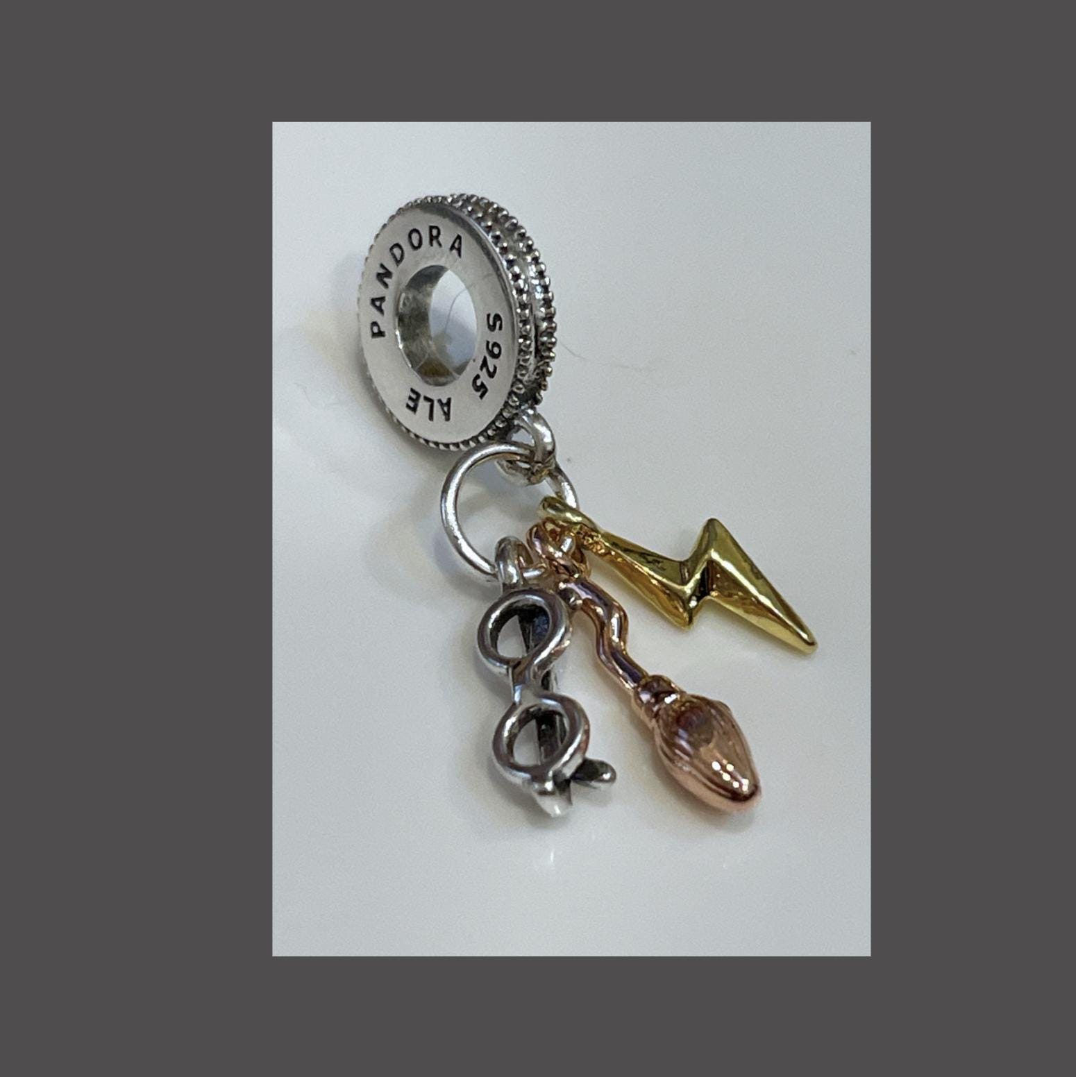 正規品 PANDORA ハリーポッター メガネ Nimbus 2000 Lightning