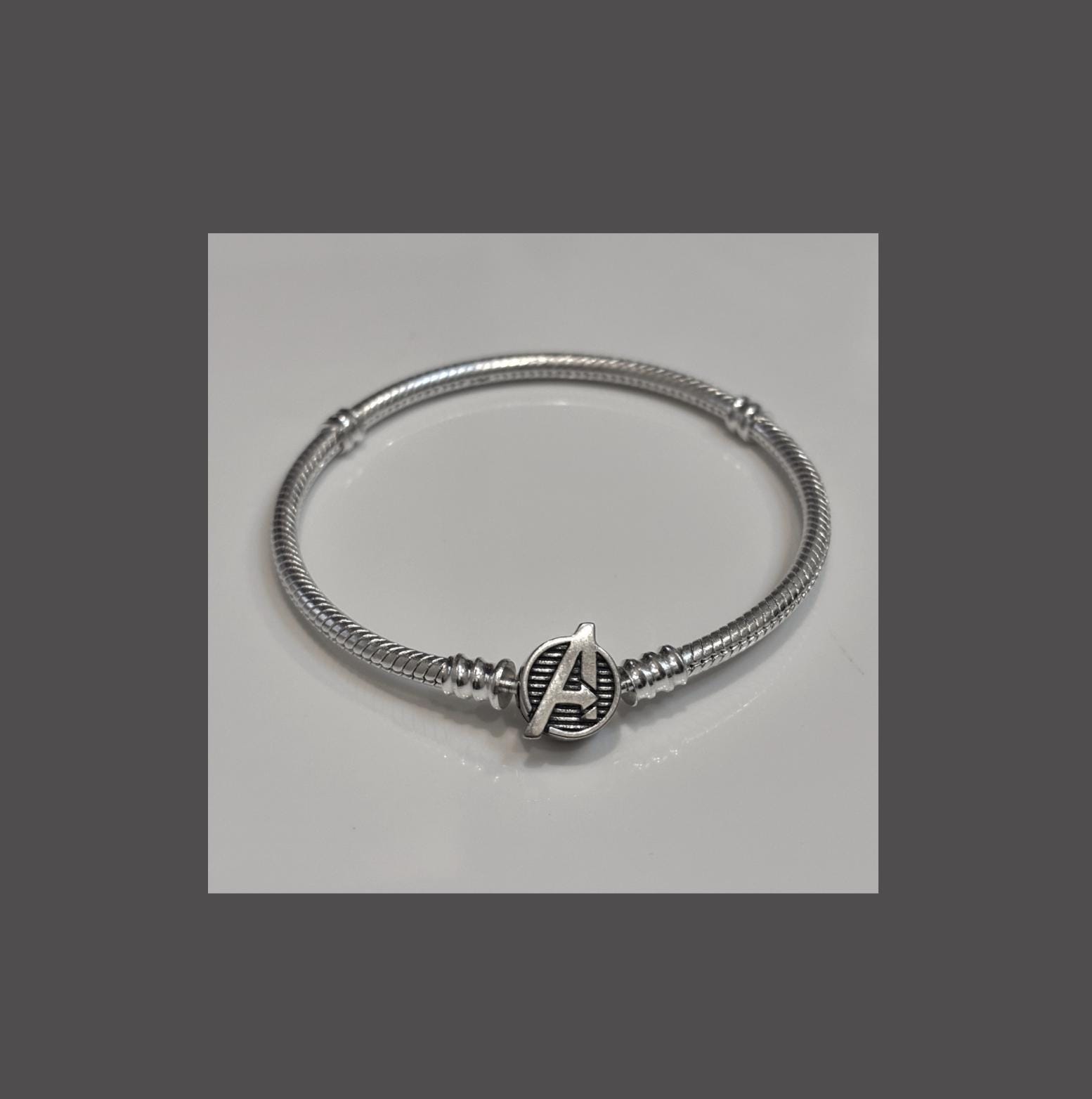 Genuine PANDORA Moments Marvel the Avengers Logo Clasp Snake Chain