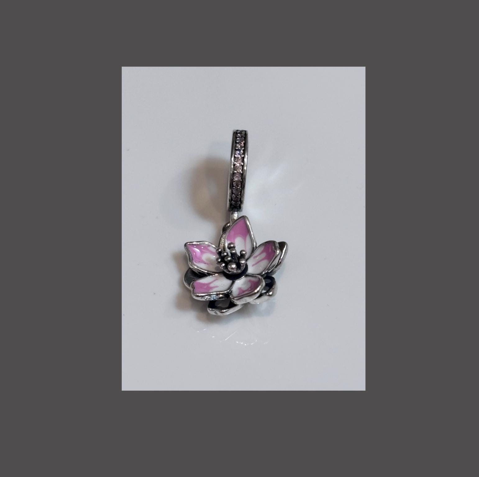 正規品 PANDORA チェリーブロッサム ダングルチャーム 790667C01