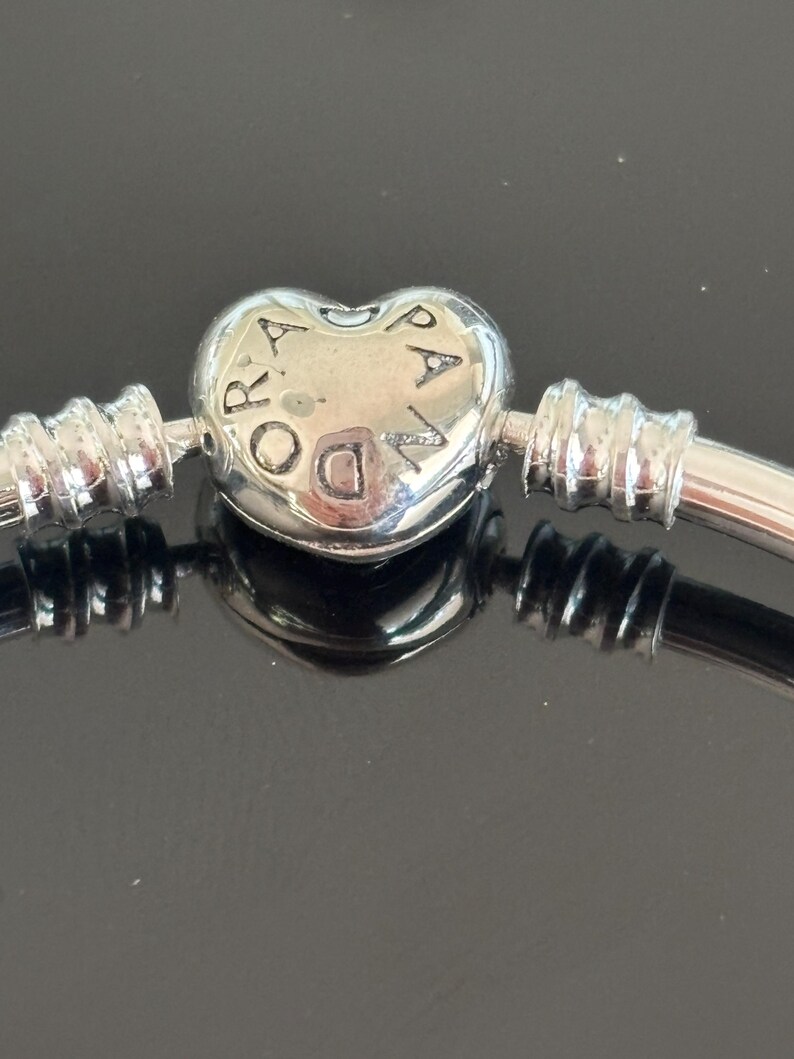 Genuine PANDORA Moments Heart Clasp Bangle 596268 Sterling Silver 19cm ...