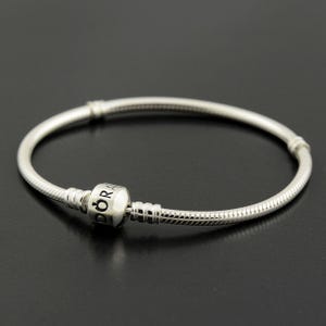 Genuine PANDORA Moments Barrel Clasp Snake Chain Bracelet 590702HV_BRACE Sterling Silver Brand New Comes with PANDORA Gift Pouch Fast Post