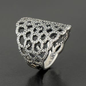 Genuine PANDORA Shimmering Lace Ring Size 50cm Retired Brand New Comes with Pandora Gift Pouch