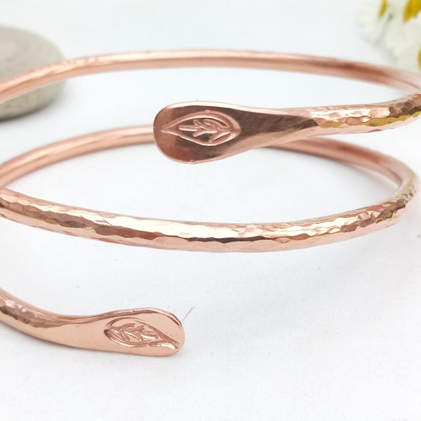 Leaf Bracelet in Copper, Hammered Copper Bangle, Copper Anniversary Gift for Women, Hand Made, Wrap, Nature Jewellery.