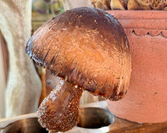 Faux Forest Mushroom Pick, Large fat mushroom, Farmhouse Mantle & Wreath Decor Crafting Supply, Realistic mushroom for crafting