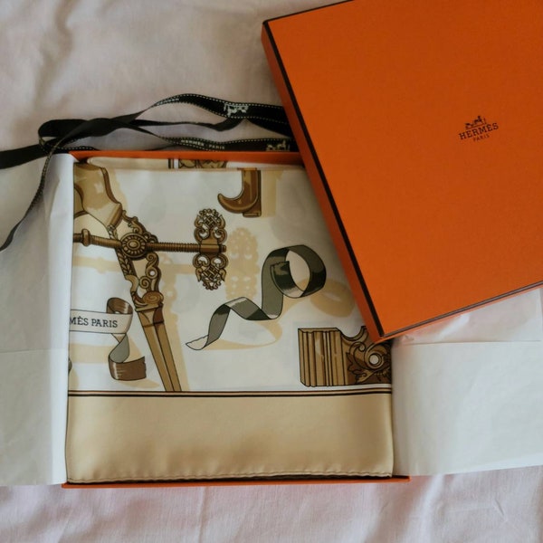 Réservé Carol HERMÈS rare foulard "Copeaux" C.Latham 1998 édition unique carré 88 cm neuf boxed