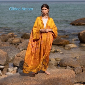 Die Mai Grand Debüt | Desert & Sea Silk Bearbeiten | Antiker Godet Kimono