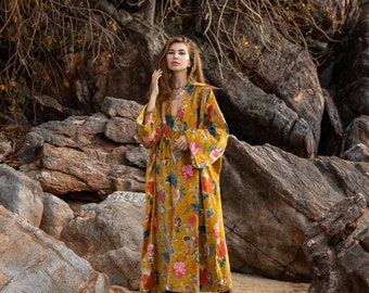 Mai Velvet Kimono - True Elegance: Handmade Lux for the Free-Spirited Soul – Unleash Your Boho-Chic Style at Zinnia Pearl - Inclusive Sizing