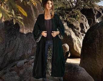 Mai Velvet Kimono: Embrace the Velvet Dream – Exceptionally Handcrafted, Timelessly Stylish, and Thoughtfully Designed for All Body Types