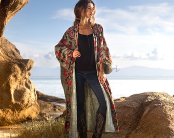 Mai Velvet Kimono: Embrace the Velvet Dream – Exceptionally Handcrafted, Timelessly Stylish, and Thoughtfully Designed for All Body Types