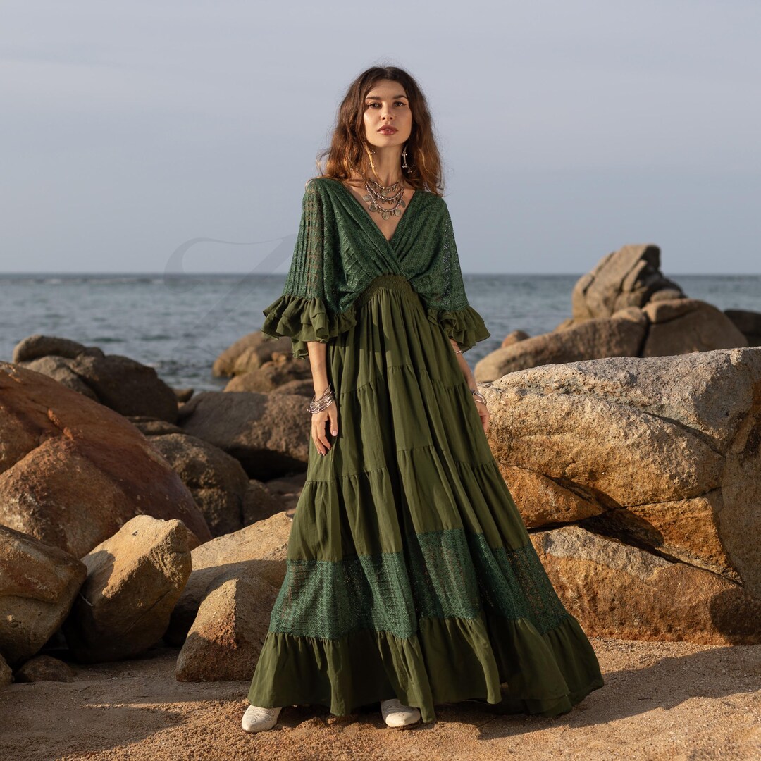 wild zinnia linen chloe dress Florals for spring may not be groundbreaking, but @mollyboyd in the Wild Zinnia Linen Set definitely is #tuckernucking