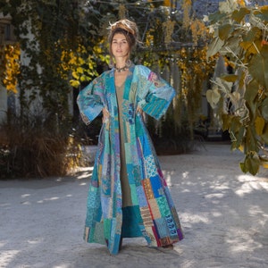 Kimono patchwork di seta trapuntato a mano – Maxi cappotto boho / Akari Ocean Pearl