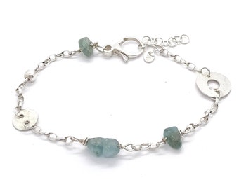 Blue kyanite silver bracelet, elegant common jewelry, gemstone unique design bracelet, meditation stone jewelry, silver chain jewellery