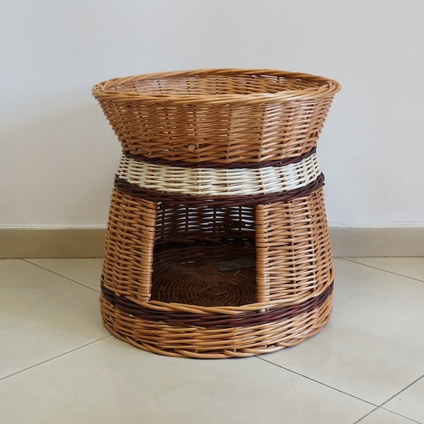 Handwoven Wicker Pet Bed: Natural Cat or Small Dog Basket, Made in Poland