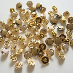 Gouden knopenmix 100 g – knopen met medium schacht voor naaien, knutselen, jas, tas en doe-het-zelfprojecten