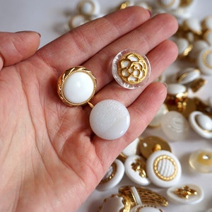 mix buttons set white gold 65 pieces different MEDIUM decorative buttons for decoration to sew sweet cute buttons mix zdjęcie 6