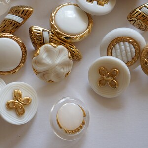 mix buttons set white gold 65 pieces different MEDIUM decorative buttons for decoration to sew sweet cute buttons mix zdjęcie 4