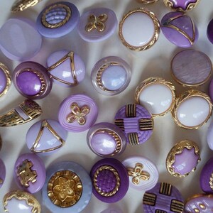 schachtknopen, mix set lila kleur paarse decoratieve knopen, 65 stuks medium, knopen voor decoratie om te naaien lieve schattige knopen mix afbeelding 5