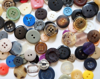 boutons avec un trou, boutons créatifs, recyclage ensemble de boutons recyclés vintage, mélange de boutons multicolores, boutons pour le plaisir, décoratifs