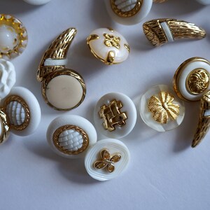 mix buttons set white gold 65 pieces different MEDIUM decorative buttons for decoration to sew sweet cute buttons mix zdjęcie 8