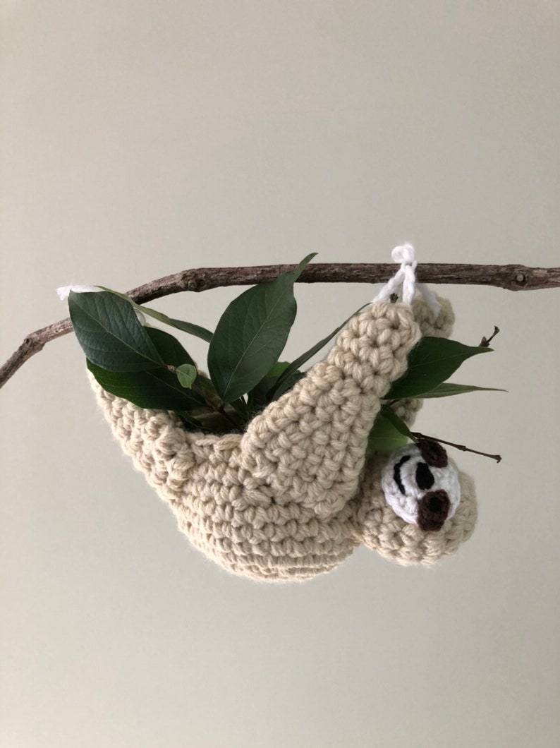 Sloth plant holder / sloth hanging planter / crochet sloth / | Etsy