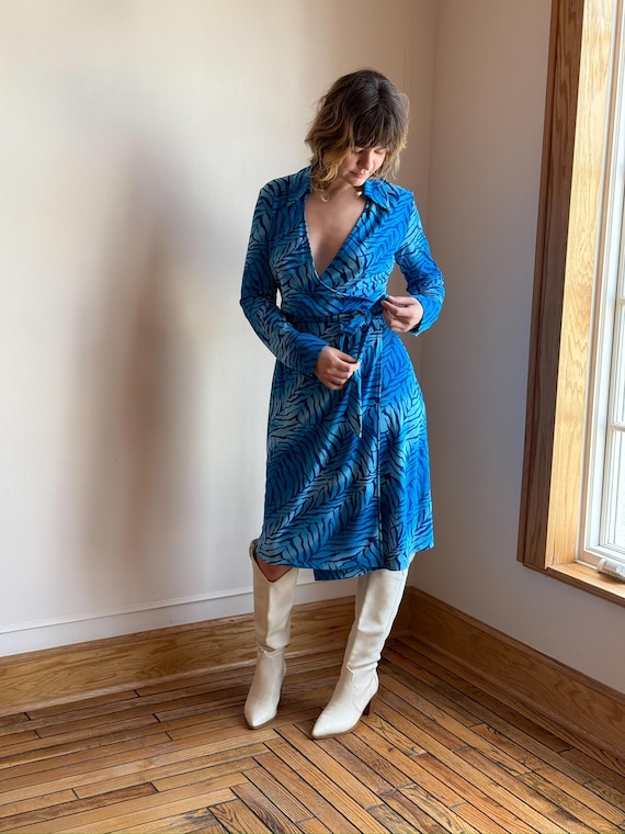 90s/Y2K Express Blue Zebra Print Long Sleeve Wrap… - image 6