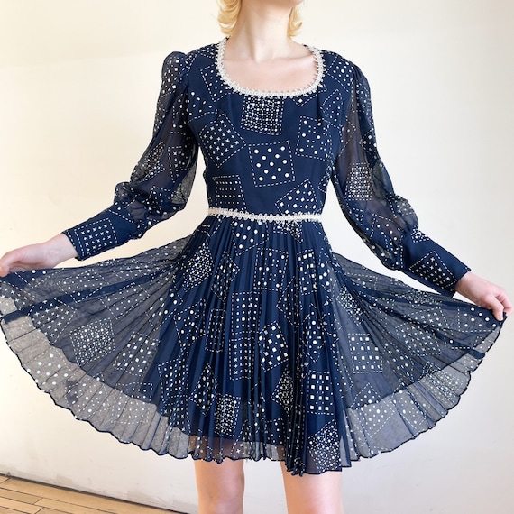 Polka Dots Flared Skirt Long-Sleeved Mini Dress Polka Dots Flared Skirt Long-Sleeved Mini Dress