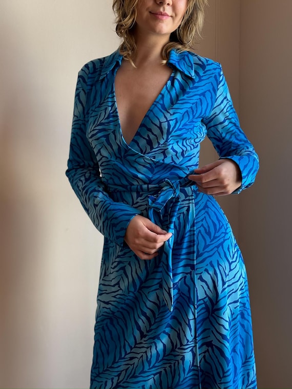 90s/Y2K Express Blue Zebra Print Long Sleeve Wrap… - image 8