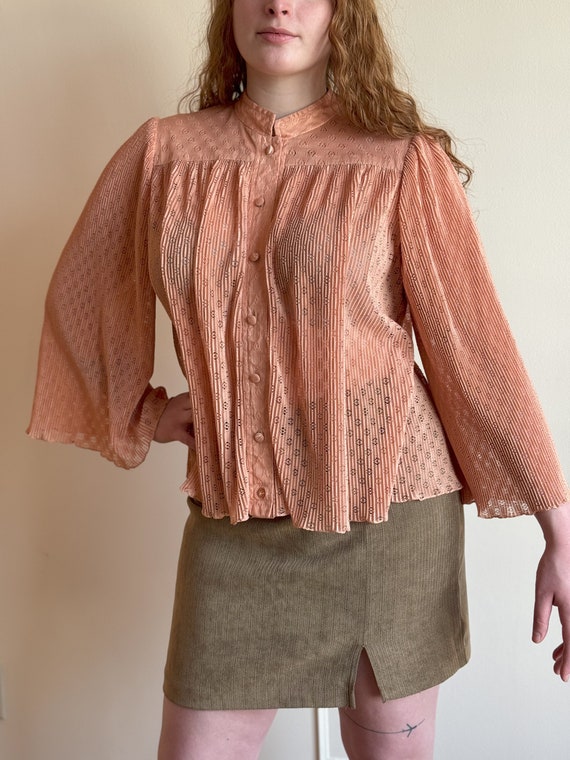 70s Peach Lace Accordion Blouse with Mandarin Coll