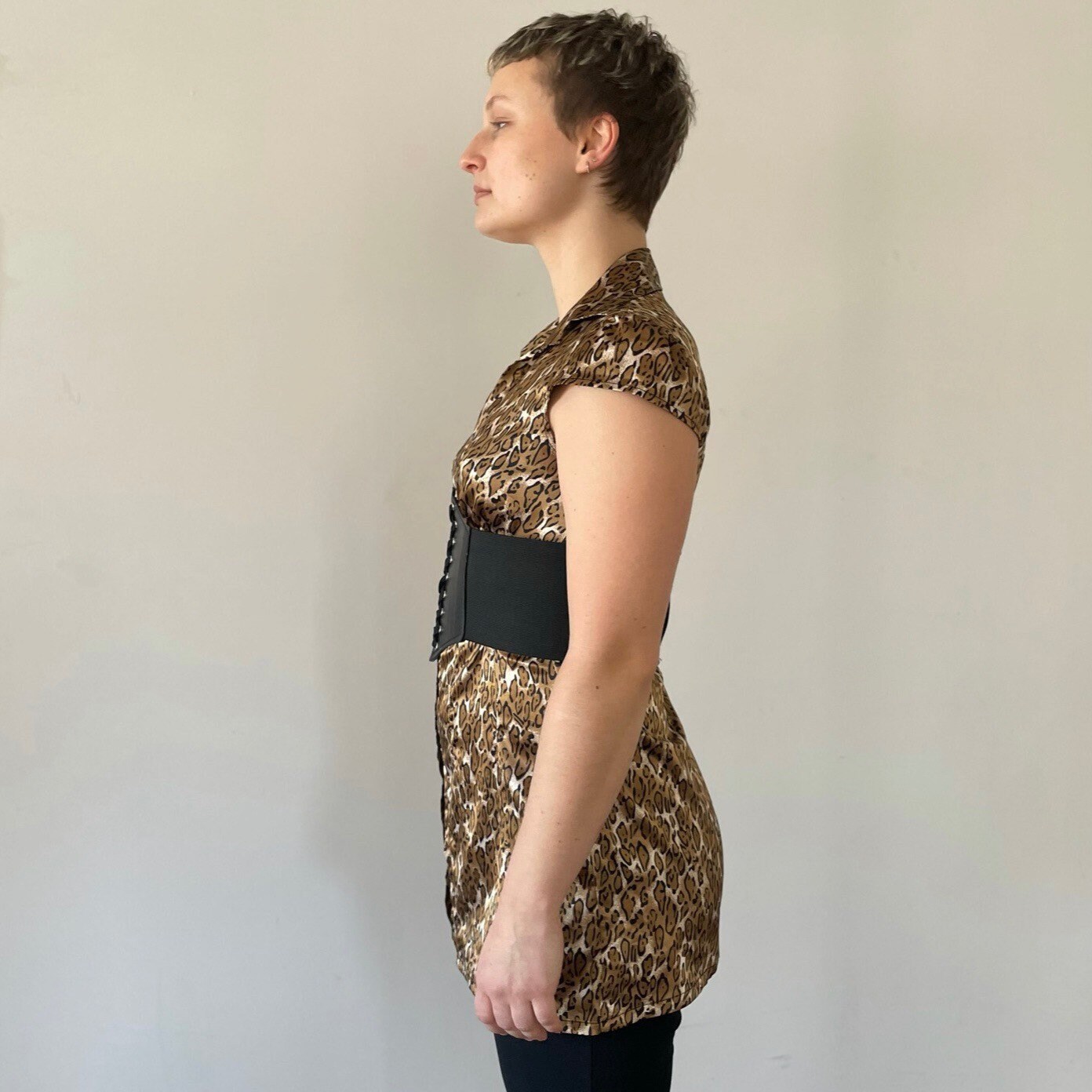 00s Y2K Leopard Print Cheetah Print Top Printed Blouse Guess