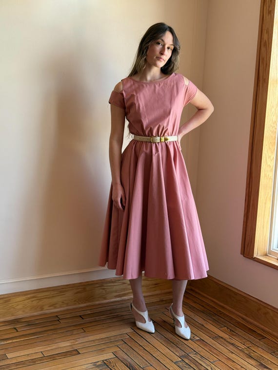 50s Dusty Rose Pink Full Skirt Dress with Cutout Open Cold Shoulder Cap Sleeves 50s Dusty Rose Pink Full Skirt Dress with Cutout Open Cold Shoulder Cap Sleeves