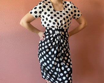Robe Années 50 Jessica Howard – Blanc à Pois – Taille 10 – Ceinture Ruban – Occasion Excellent état
