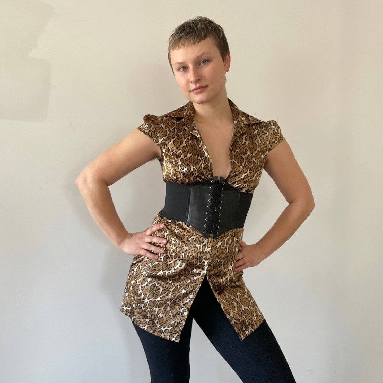 00s Y2K Leopard Print Cheetah Print Top Printed Blouse Guess