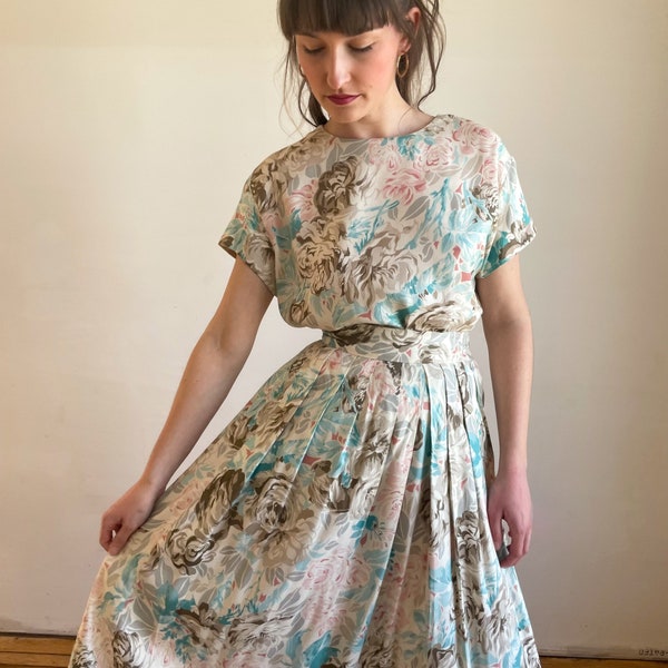 Embroidered Blouse and Skirt Set main image 1