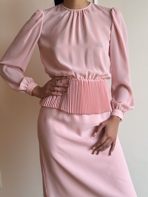 80s Two Piece Pastel Pink Skirt Set Origami Pleat… - image 4