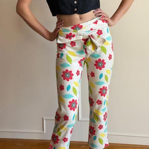 Y2K/90s Moschino Flower Print Low Rise Capri Jeans Colorful Floral Print Cropped Pants XS