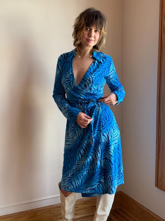 90s/Y2K Express Blue Zebra Print Long Sleeve Wrap… - image 7