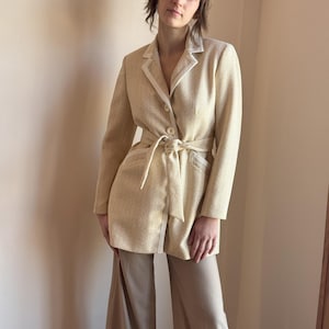 90s/00s Le Suit Petite Tweed Blazer Notched Lapel Button Closure Belted Waist Preppy Jacket Cream S/M