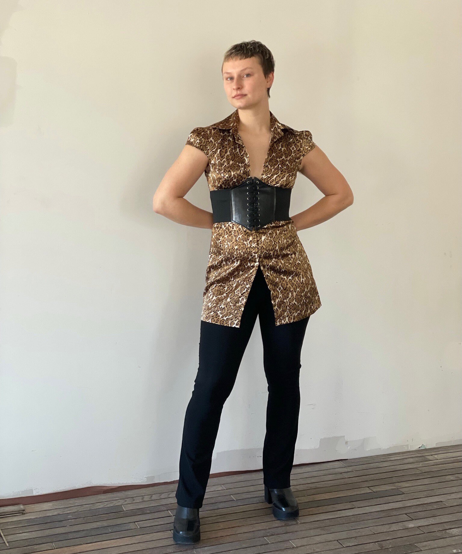 00s Y2K Leopard Print Cheetah Print Top Printed Blouse Guess