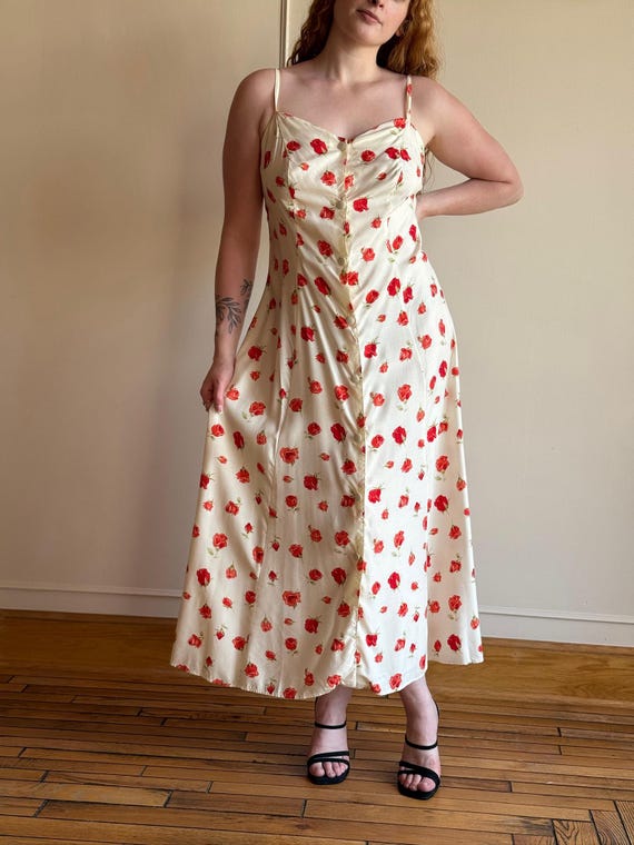 90s satin slip dress Maxi – Red Rose Print With Button Front – Romantic Cottagecore Look Cut on the bias _okendo:syndication_key:CL126332015 Early 2000's Party Theme: US Size:M - US 6