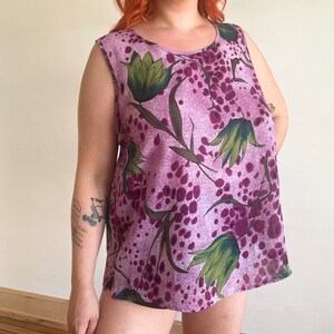 90s Blouse Printed Floral Tank Blouse Sheer Purple Airbrush Style Floral Green Print zdjęcie 3