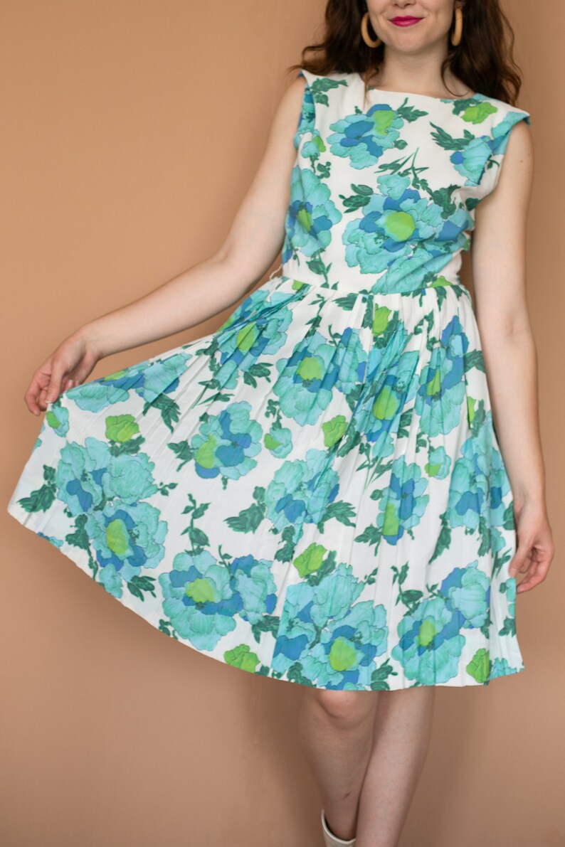 50s Floral Cocktail Dress Full Skirt Pleated Day Dress Sun Dress Green Blue Floral Print Dress 28 inch Waist