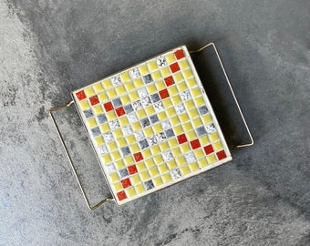 Sottopentola per piastrelle a mosaico Mid Century con manici in metallo / Sottopentola per piastrelle multicolore MCM / Sottopentola moderna Mid Century / Piastrella a mosaico vintage Tivet