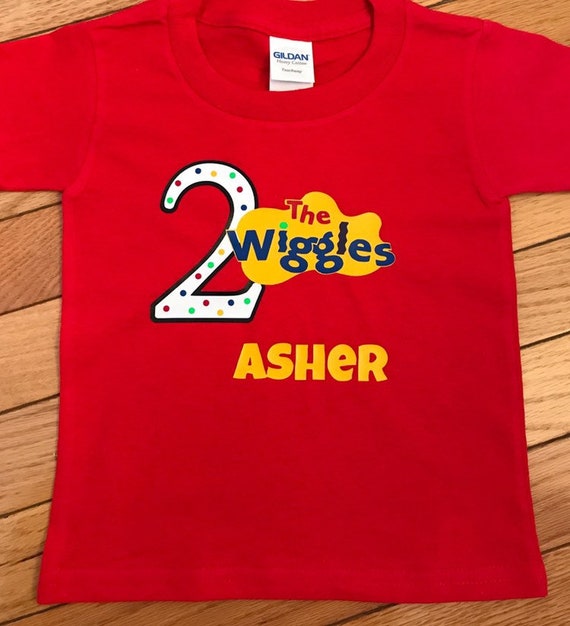 white denim boyfriend shorts