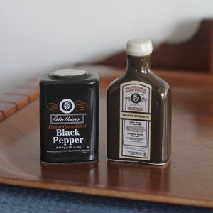 Watkins Seasonings Salt and Pepper Shaker Set