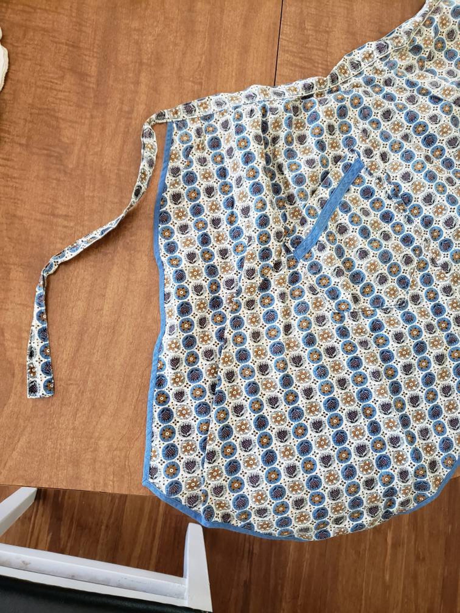 Vintage Waist Apron in Blue and White With Pocket Etsy