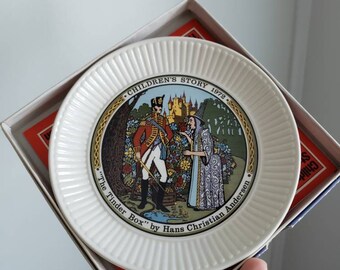 Children&#39;s Story The Tinder Box by Hans Christian Andersen Wedgwood Plate with Box, 1972