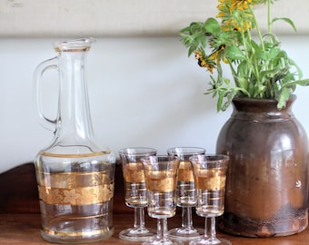 Mid-Century Gold Leaf Glass Liquor Bottle with Four Cordial Glasses