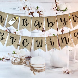 Un bébé prépare une bannière en toile de jute, une fête prénatale, des banderoles de bienvenue en toile de jute, une préparation pour bébé, une fête prénatale pour étudiantes, une décoration pour une fête prénatale en couple.