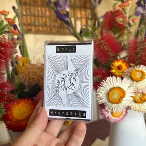 Small Mysteries Tarot & Booklet - Mini Tarot Deck/Cassette Case