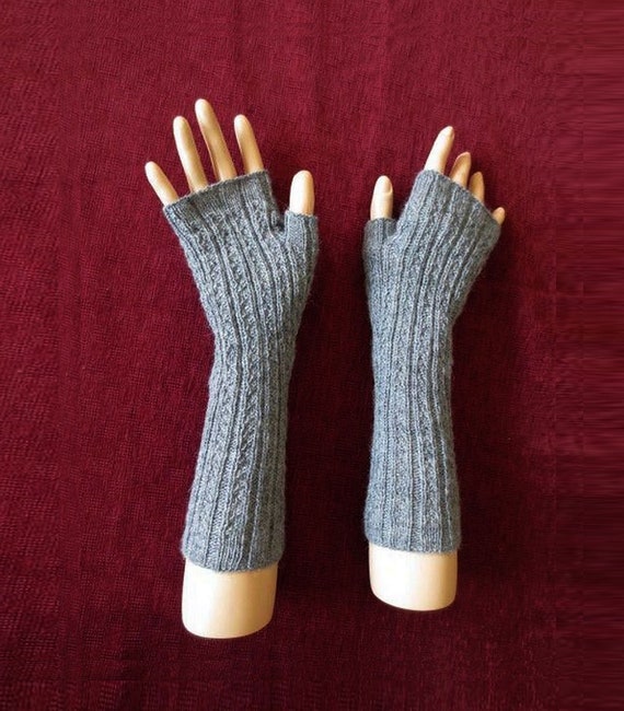 lightweight fingerless gloves